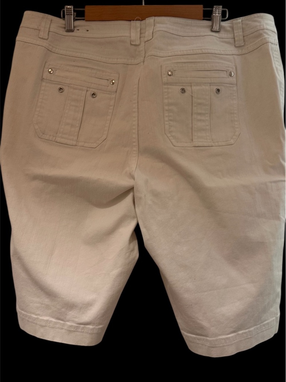 Women’s Plus Size Creamy White Casual Shorts Size 20